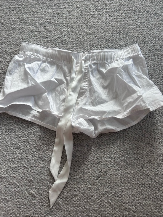 Brandy Melville Pants - Brandy Melville White Elastic Waist Shorts